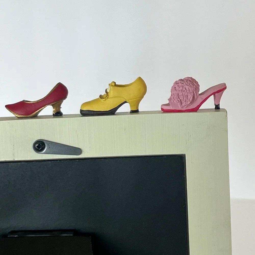 Milano Series Vintage 2002 High Heel Shoe‎ Picture Frame 3.5x5 Cream Tabletop